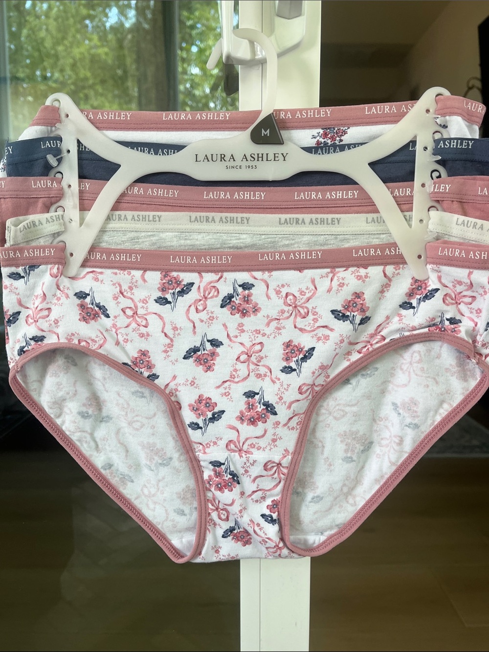 Laura Ashley NWT 5-Pack Bikini Panties Medium Floral & Solid Mix